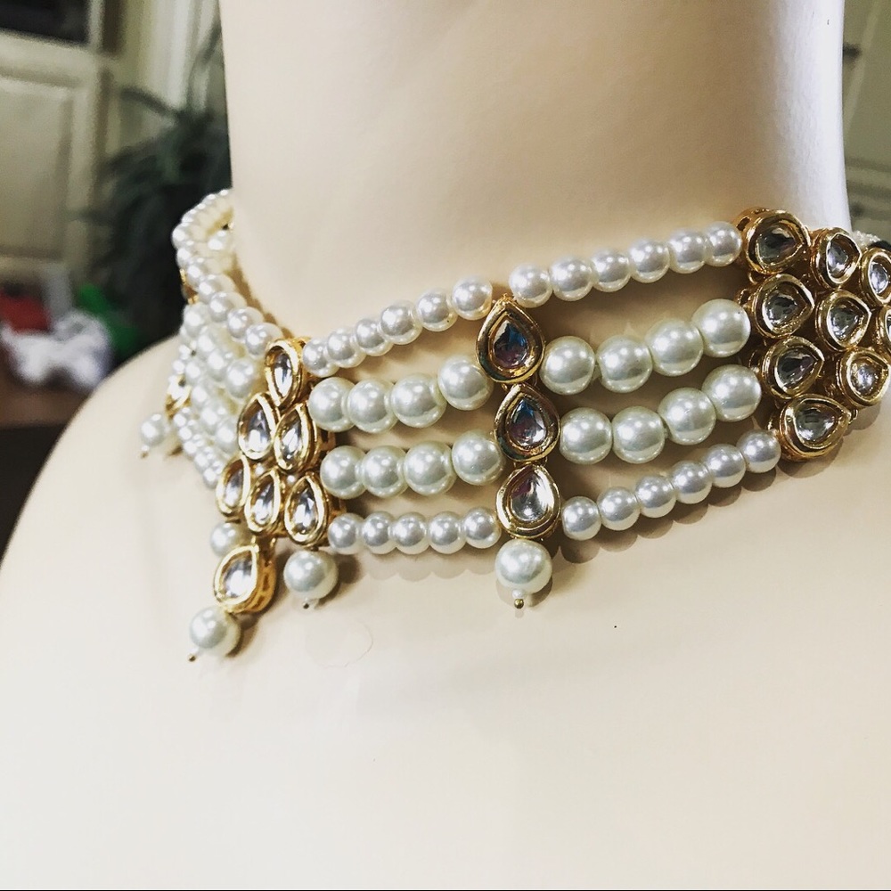 Choker - Picture 2 of 3